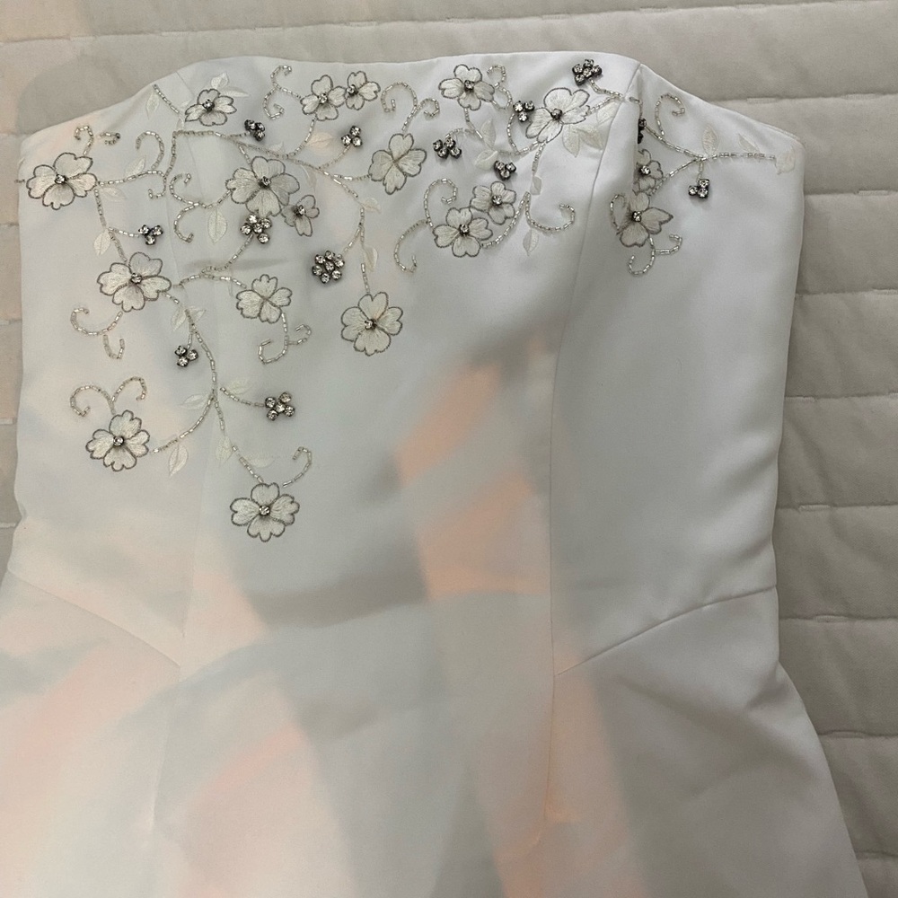 NWOT jovani wedding dress size 4